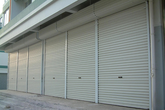 沈陽商場電動卷簾門怎么安裝？