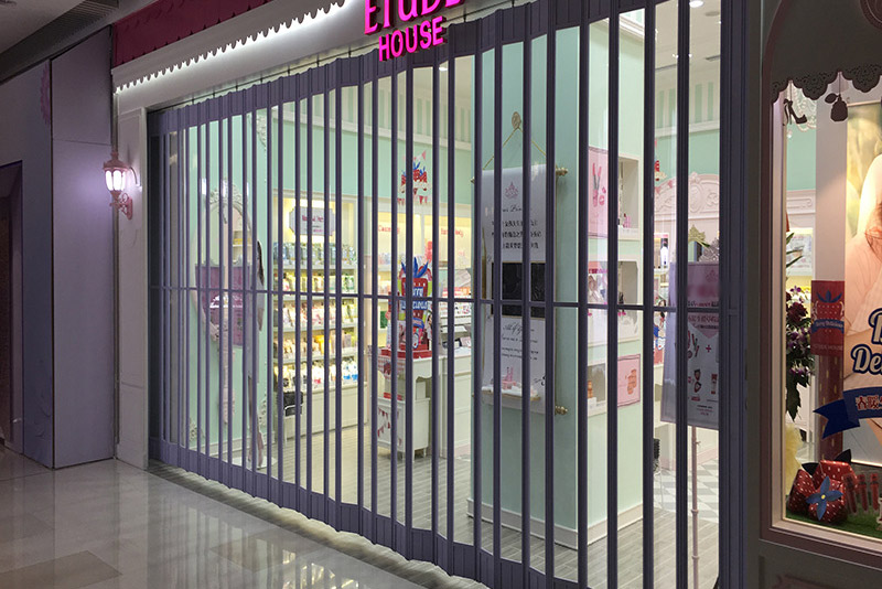 沈陽定做商場卷簾門應(yīng)用廣泛，其常見種類都有什么？卷簾門廠家為您匯總！